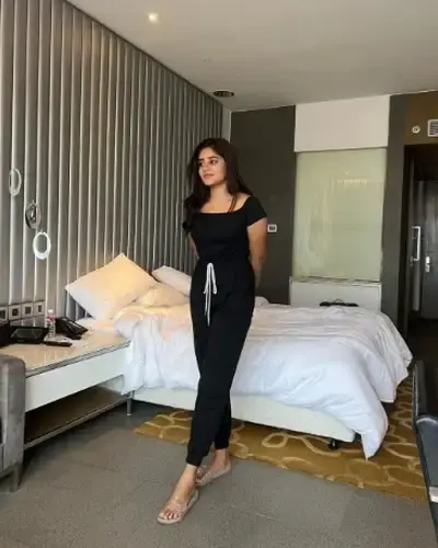 Call Girls Reiek Cash On Delivery